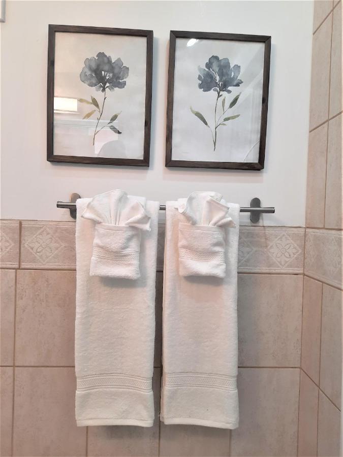 Luxury By North Glenmore Park Holiday home