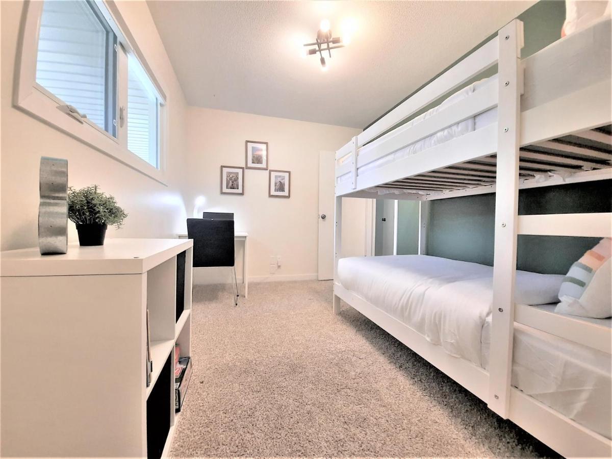 Holiday home Luxury By North Glenmore Park Calgary