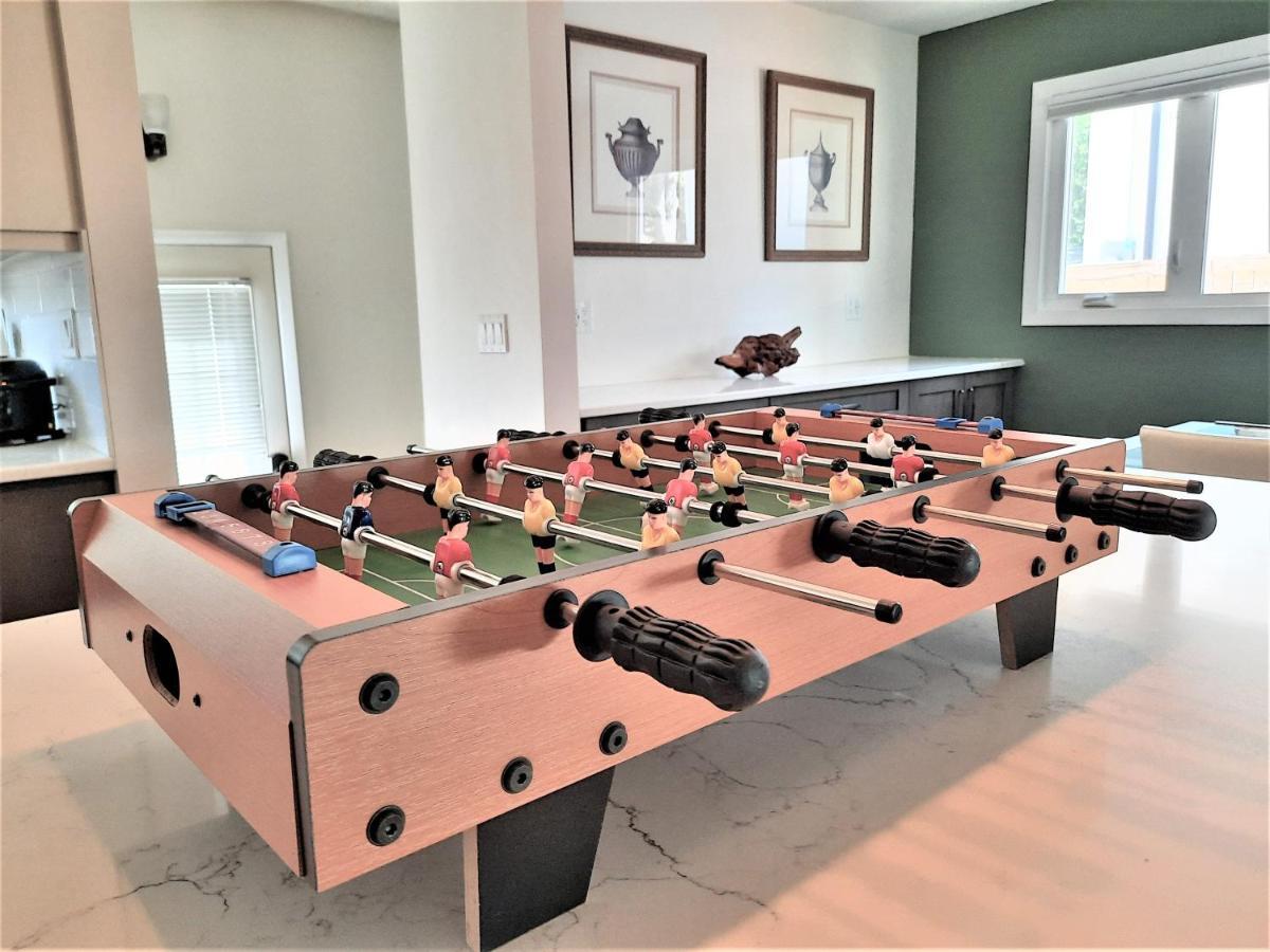 Luxury By North Glenmore Park Holiday home Calgary